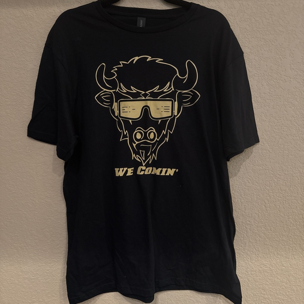 Colorado Buffaloes “We Comin’” Coach Prime Tee — Size L (Like New)